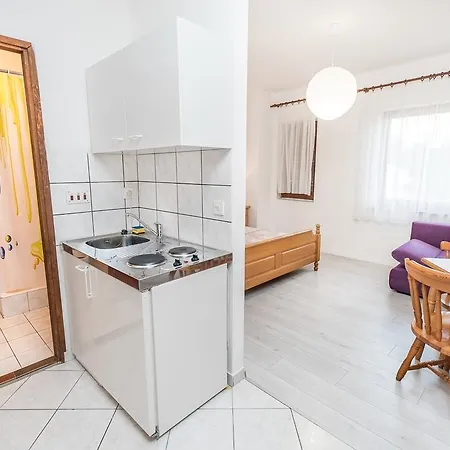 Appartement And Mare-monti Starigrad Paklenica