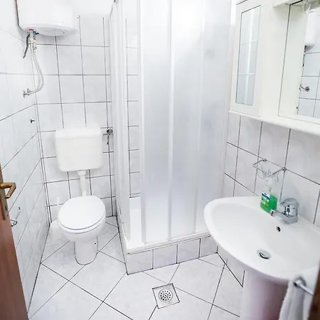 Appartement And Mare-monti Starigrad Paklenica