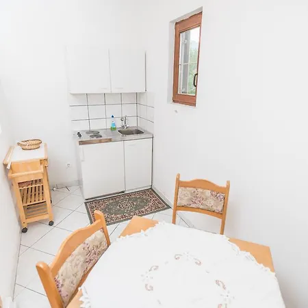 And Mare-monti Starigrad Paklenica