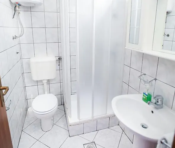 Appartement And Mare-monti Starigrad Paklenica