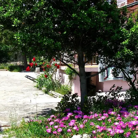 Apartment And Mare-monti