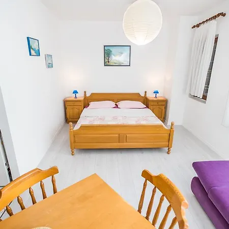 Apartment And Mare-monti *