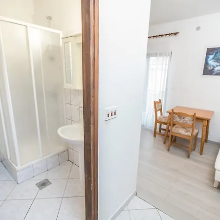 Apartment And Mare-monti