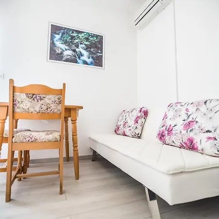 Apartment And Mare-monti *