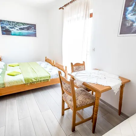 Apartmán And Mare-monti *