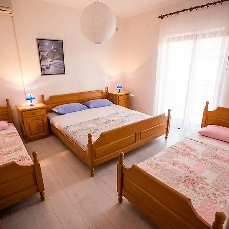 Apartment And Mare-monti *