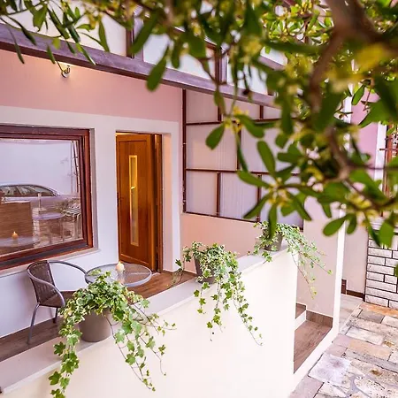 And Mare-monti Apartment Starigrad Paklenica