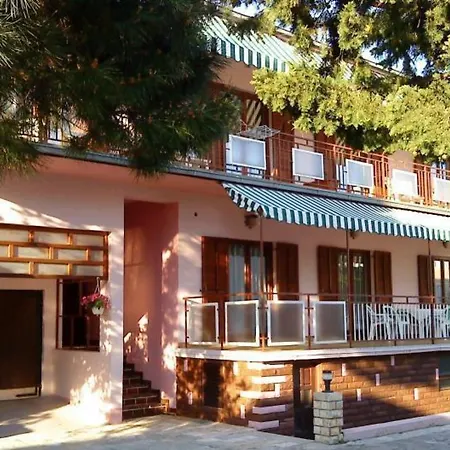 Apartment And Mare-monti *